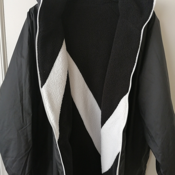 Nike Big Swoosh Reversible Jacket Sherpa - Picture 12 of 14